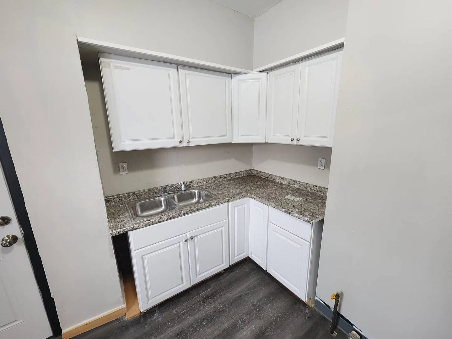Charming 3-Bedroom Property in Prime Location (Section 8 Vouchers Accepted) — Photo 3