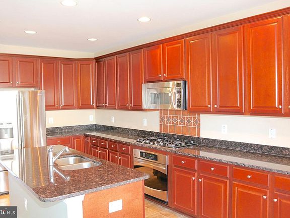 3rd image of 2334 Brookmoor Ln
