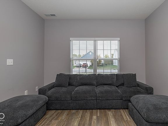 4th image of 4522 Ozark Ln