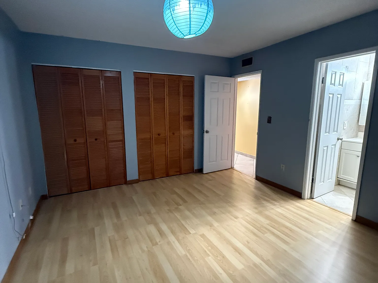 3 bed, 1225 sqft, $2,500 — Photo 2