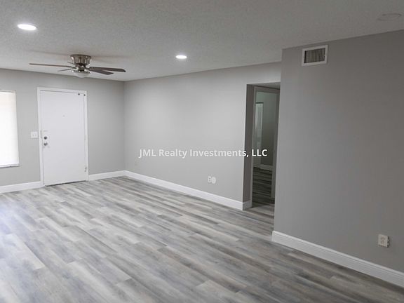 3rd image of 725 Northlake 40 Blvd