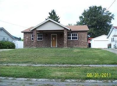 1st image of 821 Central Dr