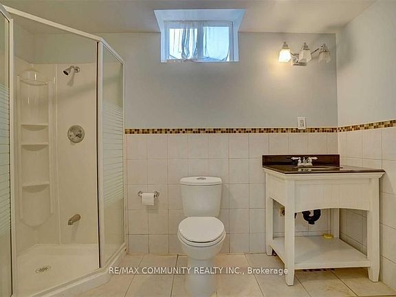 4th image of 208 Twyn Rivers Dr #Basement