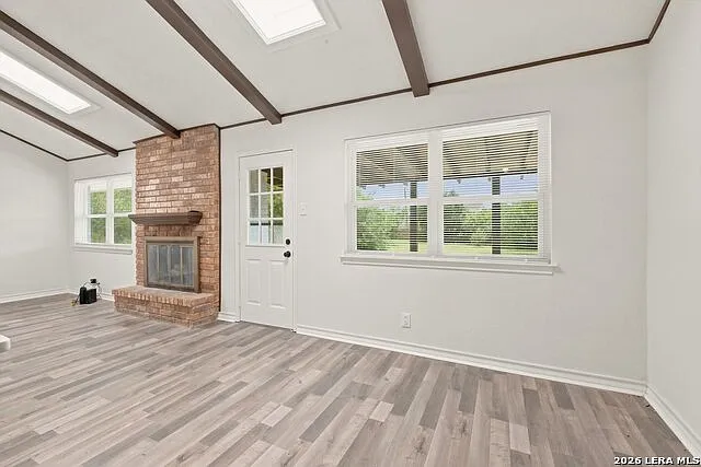 3 bed, 2.0 bath, 1979 sqft, $1,995 — Photo 3