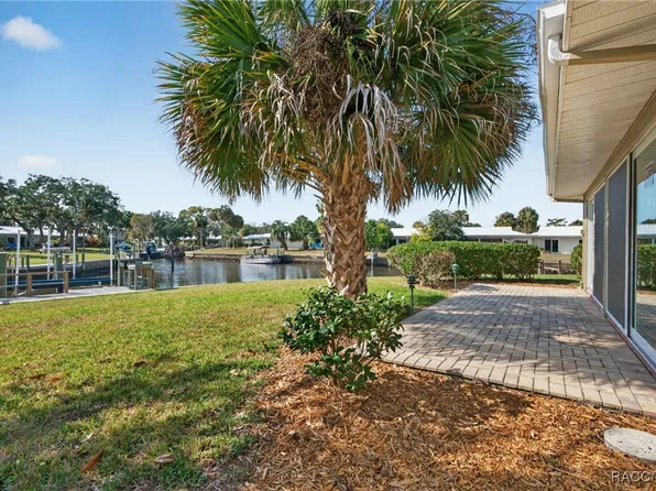 11243 W Bayshore Dr, Crystal River, FL 34429