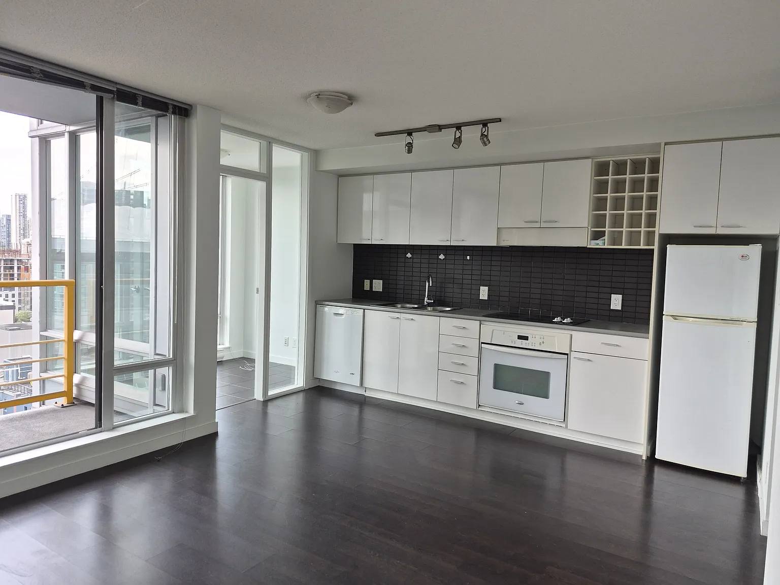 1 bed, 563 sqft, $2,500 — Photo 4