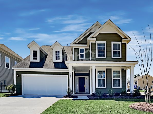 102 Coopers Hawk Dr