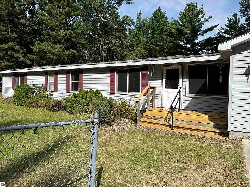 1st image of 3068 S Gladwin Rd