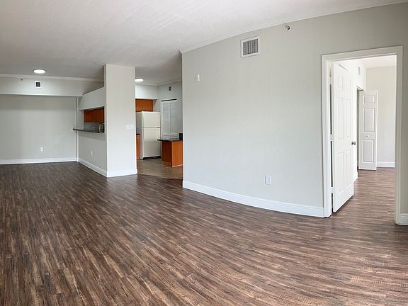 5th image of 10110-10268 NW 33rd St #10124-B2