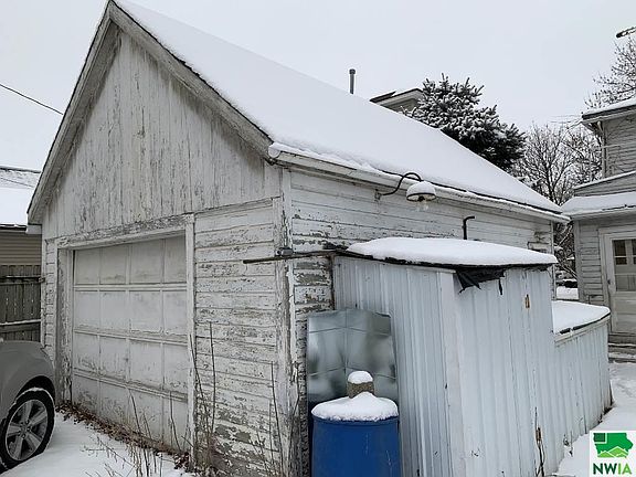 3rd image of 308 Central Ave SE