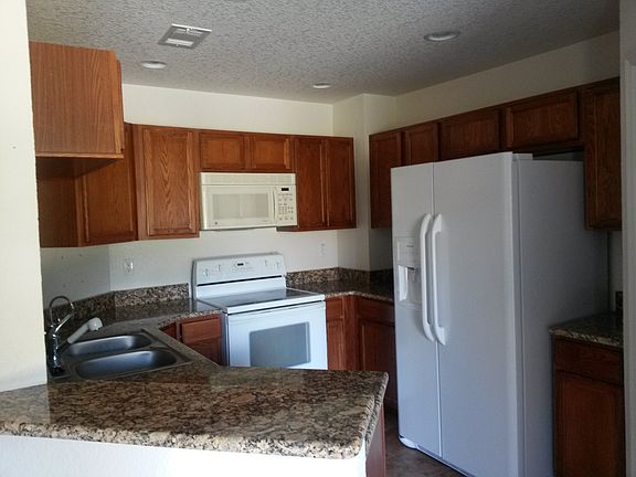3rd image of 4600 Moody Blvd E