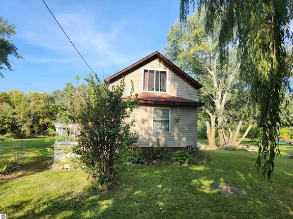 2559 Shaffer Rd, Turner, MI 48765