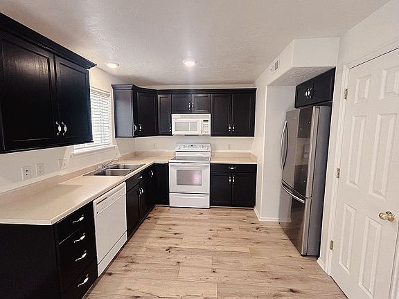 5th image of 520 W 7 S APT 110