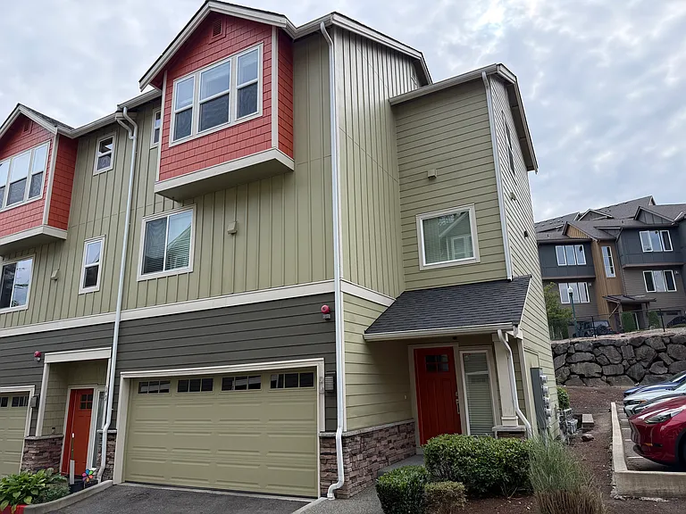 23000 NE 8th St #D4 — Photo 3