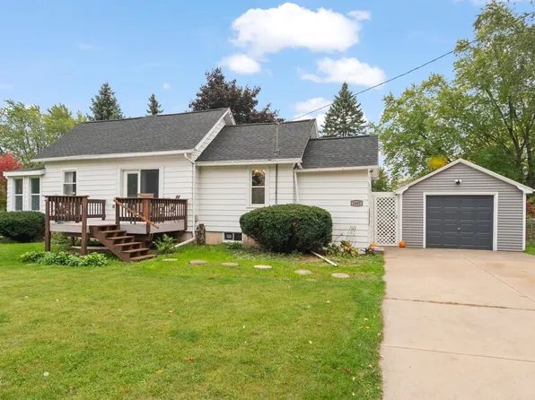 1387 Cormier Rd, Green Bay, WI 54313