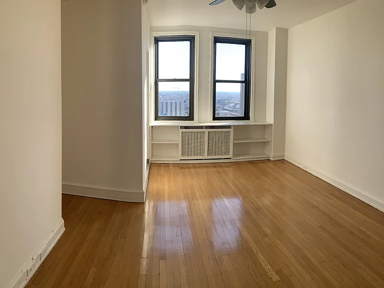 04 FP-561 sq. feet