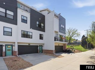 3117 Mayberry Plz, Omaha, NE 68105