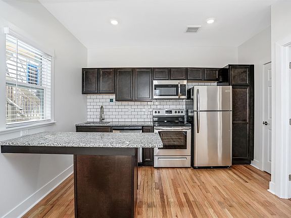 3rd image of 89 W Philadelphia St #8
