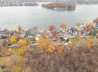 2040 Linden St, Fenton, MI 48430