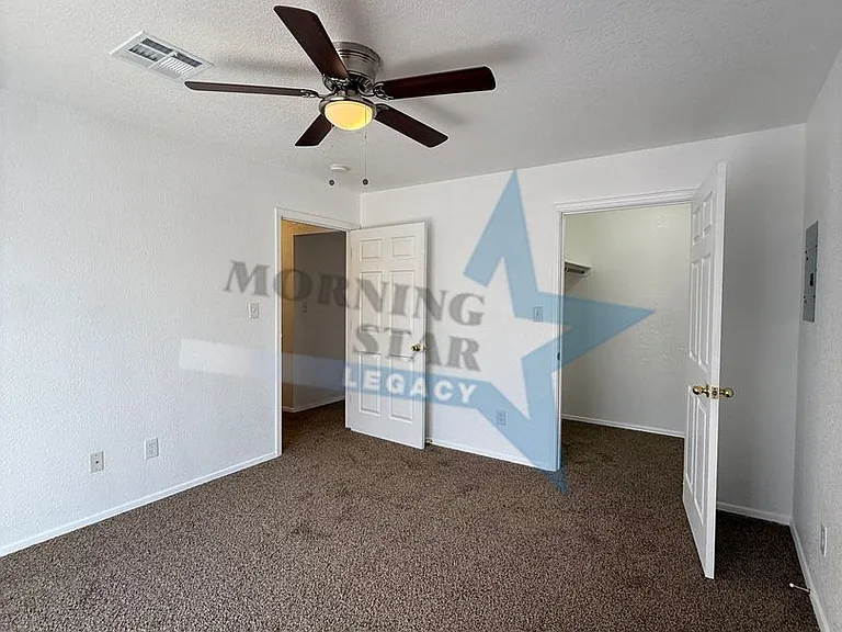 Spacious 2 bedroom floor plans! — Photo 11