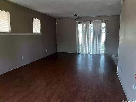 2nd image of 5201 N Woodland Dr