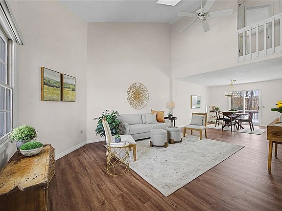 5th image of 1322 Courtney Dr