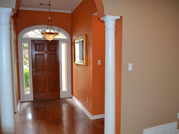 2nd image of 8950 Bridlewood Ln