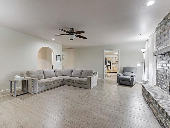 5th image of 7612 Brookside Dr