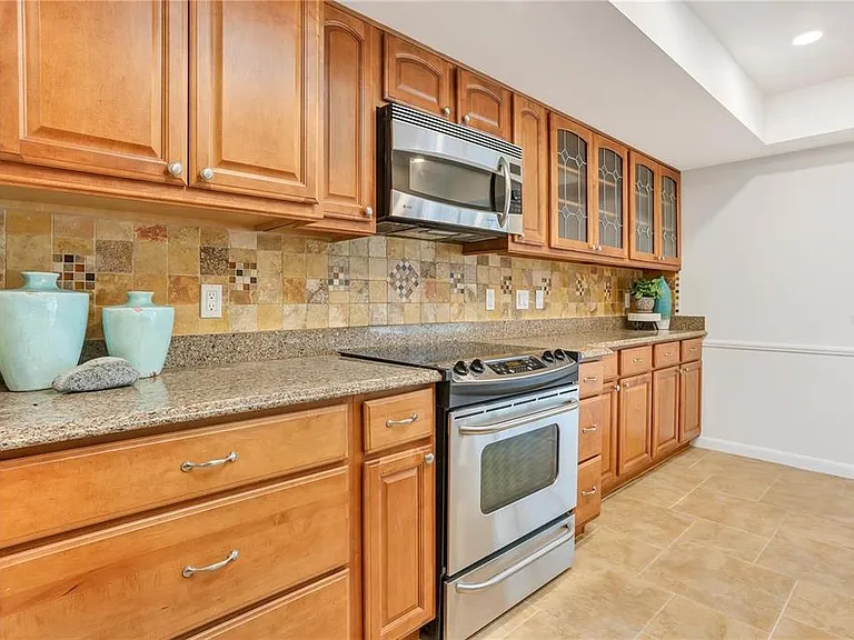 7864 Broken Arrow Trl — Photo 10