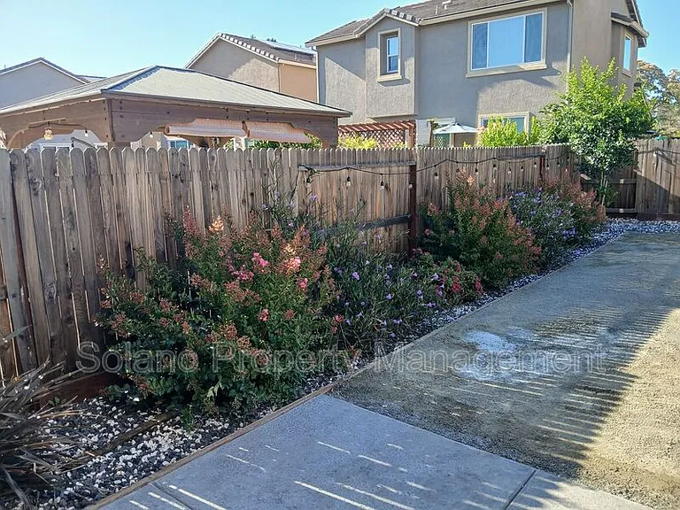 938 Fruit Stand Cir — Photo 44