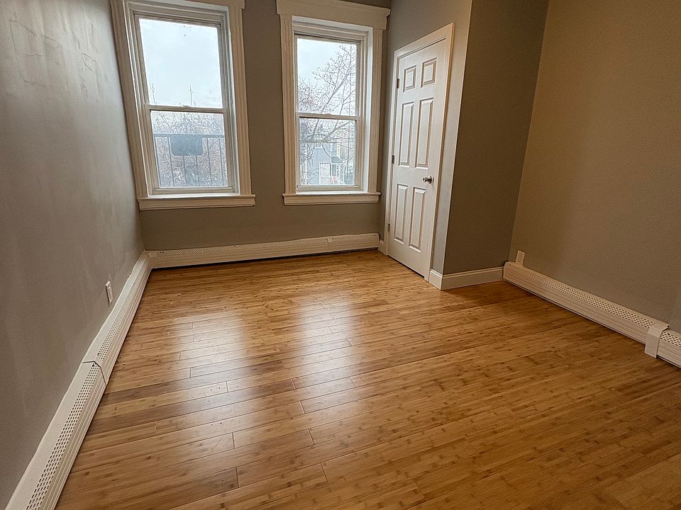 2nd image of 300 Watchung Ave APT 7