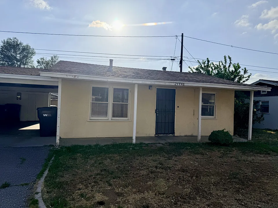 24448 Myers Ave