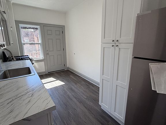 5th image of 13375 Madison Ave #4