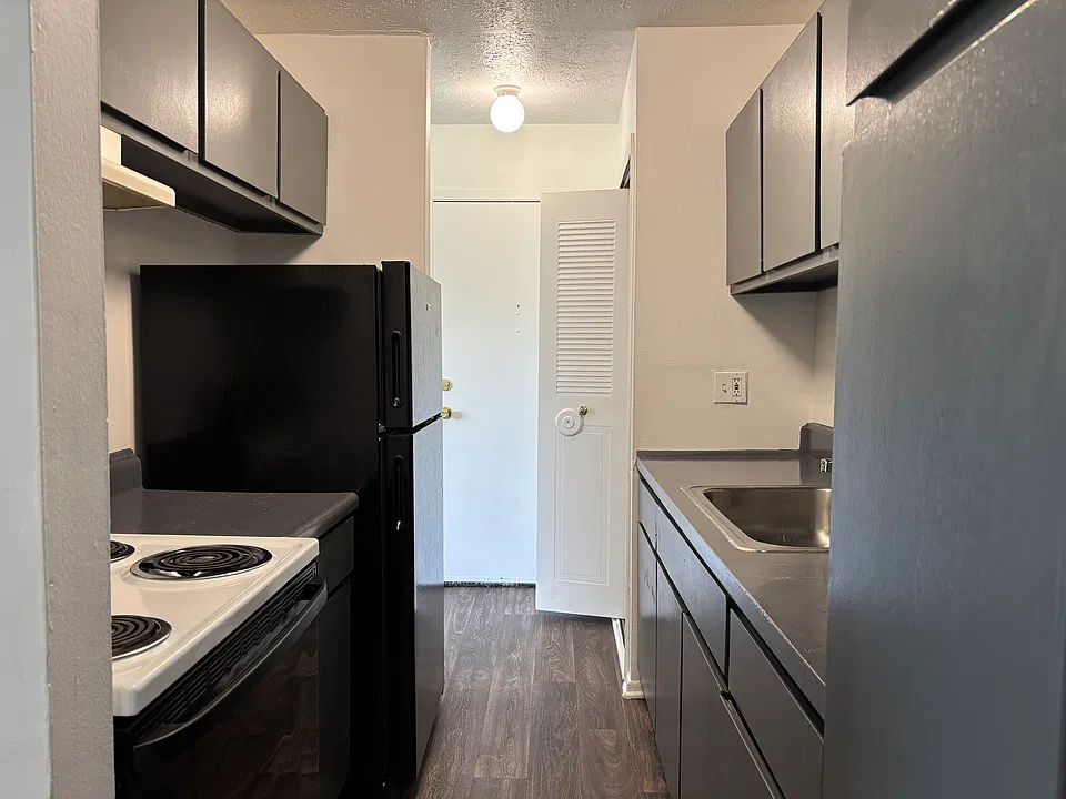 Hawthorne Club Apartments