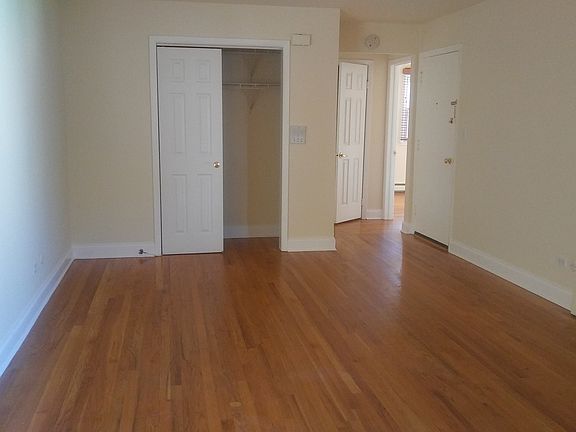 5th image of 1941 W Touhy Ave APT 2C