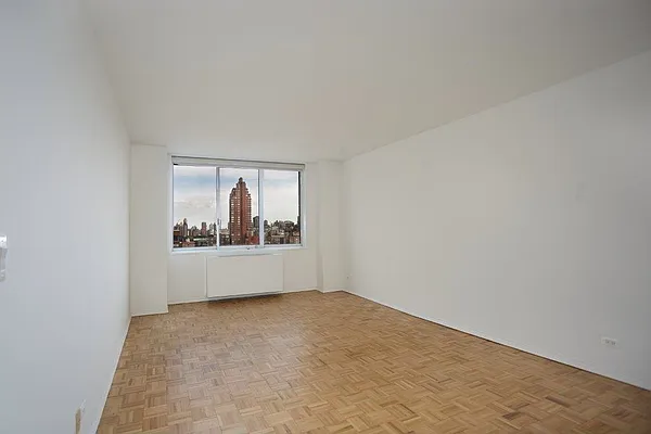 Rented by Manhattan Skyline | media 2