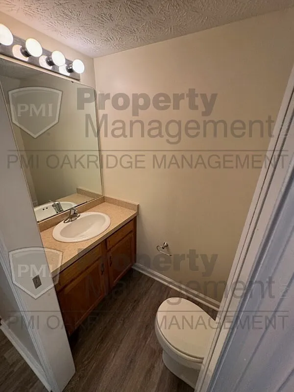 2 bed, 1.5 bath, 1050 sqft, $1,295 — Photo 4