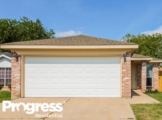 10632 Shadywood Dr, Fort Worth, TX 76140