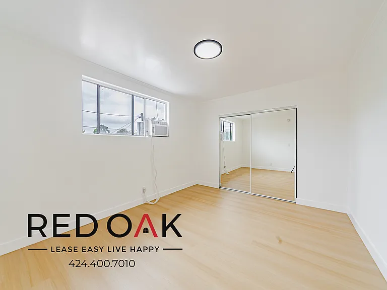 252 W Elm Ave #P — Photo 3