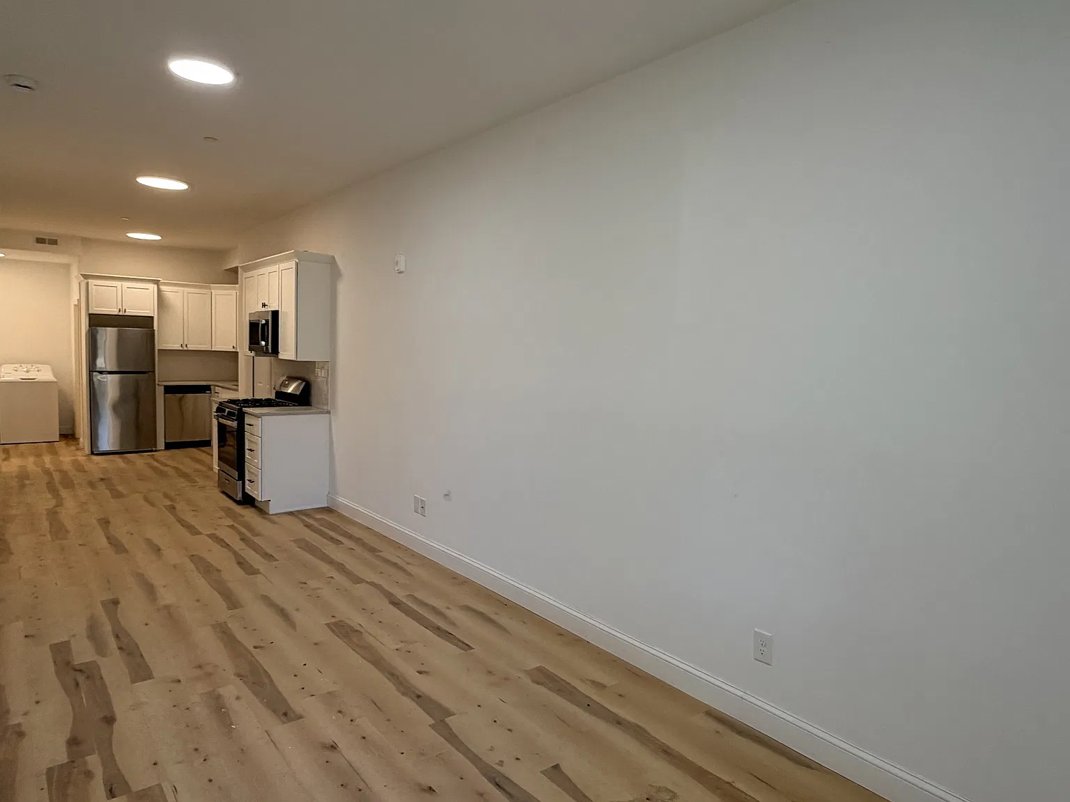 605 Millbury Street - 2R — Photo 3