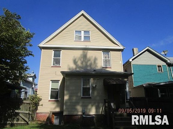 3rd image of 1610 NE Madison Ave