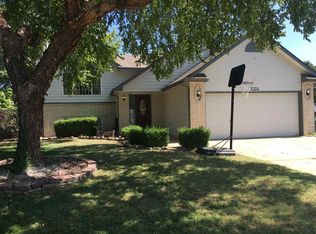 5324 S Stoneborough Ct, Wichita, KS 67217