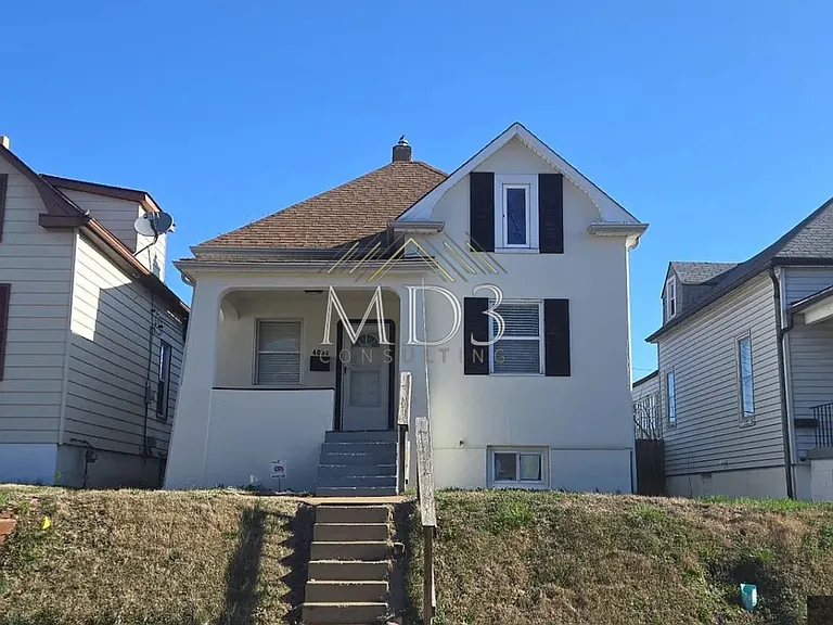 4051 Taft Ave — Photo 1