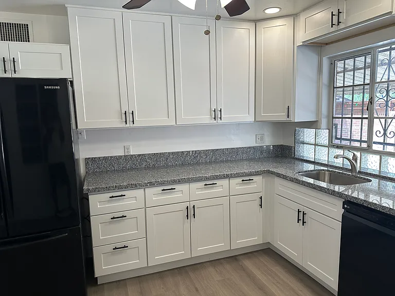 1739 E Edison St — Photo 2