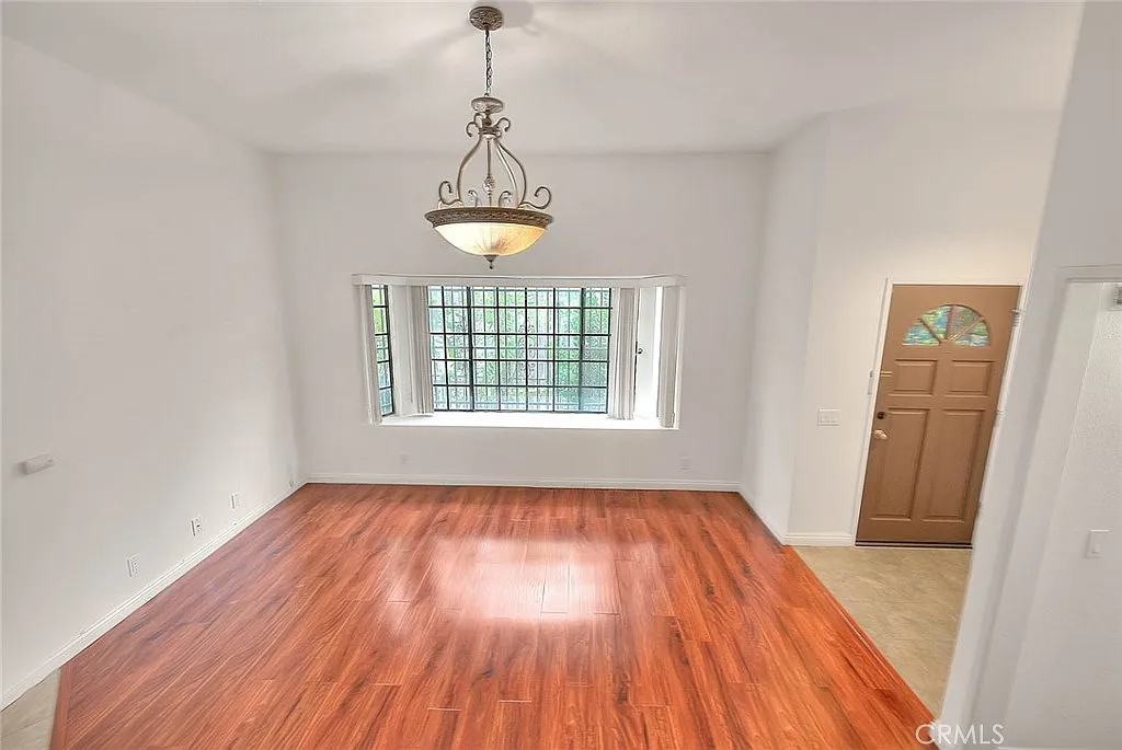 3 bed, 1603 sqft, $3,600 — Photo 2