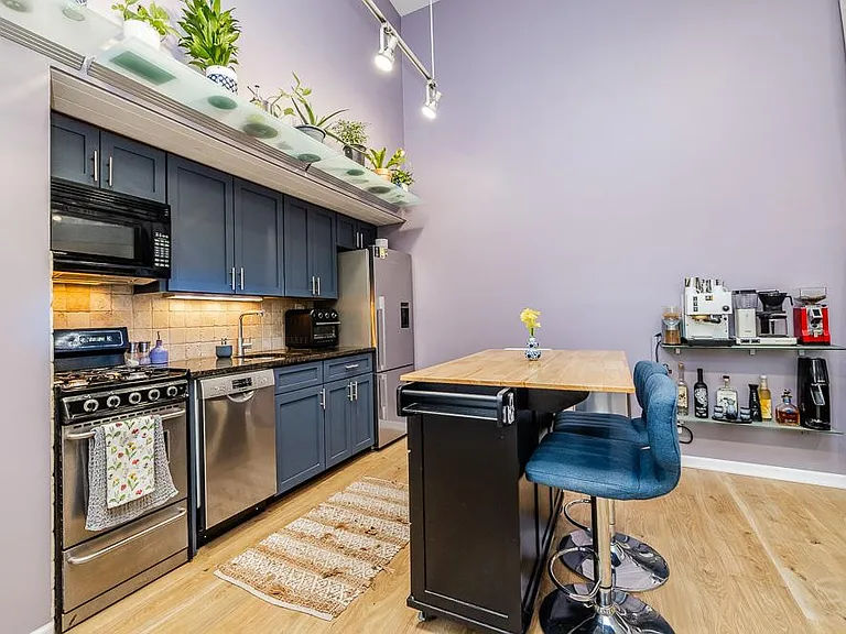 1037 W Dickens Ave — Photo 7