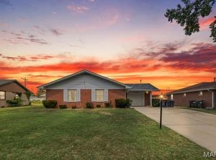 203 Meckfessel Dr, Fairview Hts, IL 62208