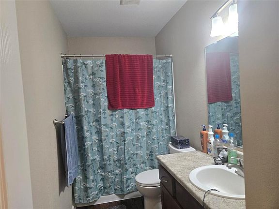4th image of 217-223 NW Zaun Ave