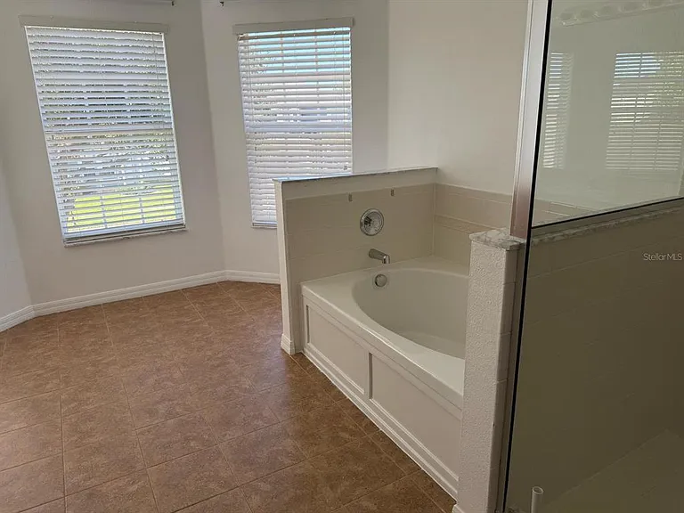 3048 Chessington Dr — Photo 24