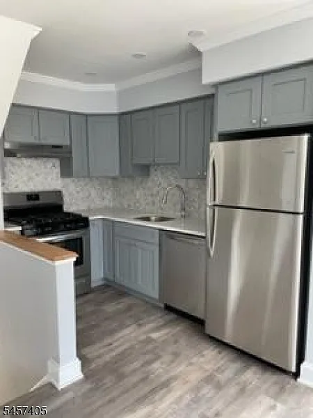 1 bed, 1.0 bath, $2,700 — Photo 2